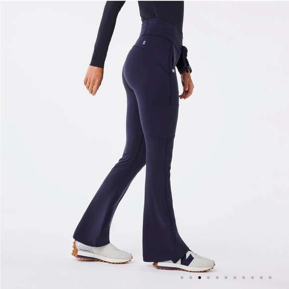 FIGS High Waisted Seville Flare ScrubLegging Scrub Pants Leggings Navy Blue - XS - Picture 1 of 7